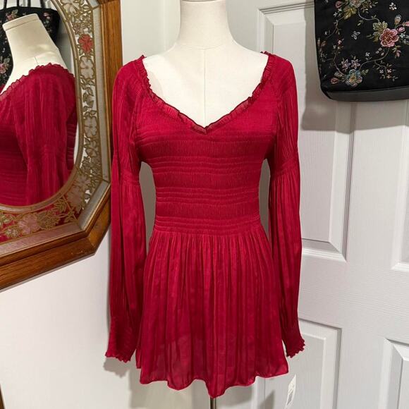 American Vintage Tops - NWT Y2K Sunny Leigh Red Long Balloon Sleeve Pleated Romantic Fairy Tunic Top M